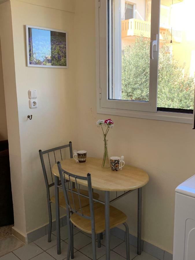 Cozy One-Bedroom Apartment In Halepa, Chania Chrissi Akti Chania Exterior foto