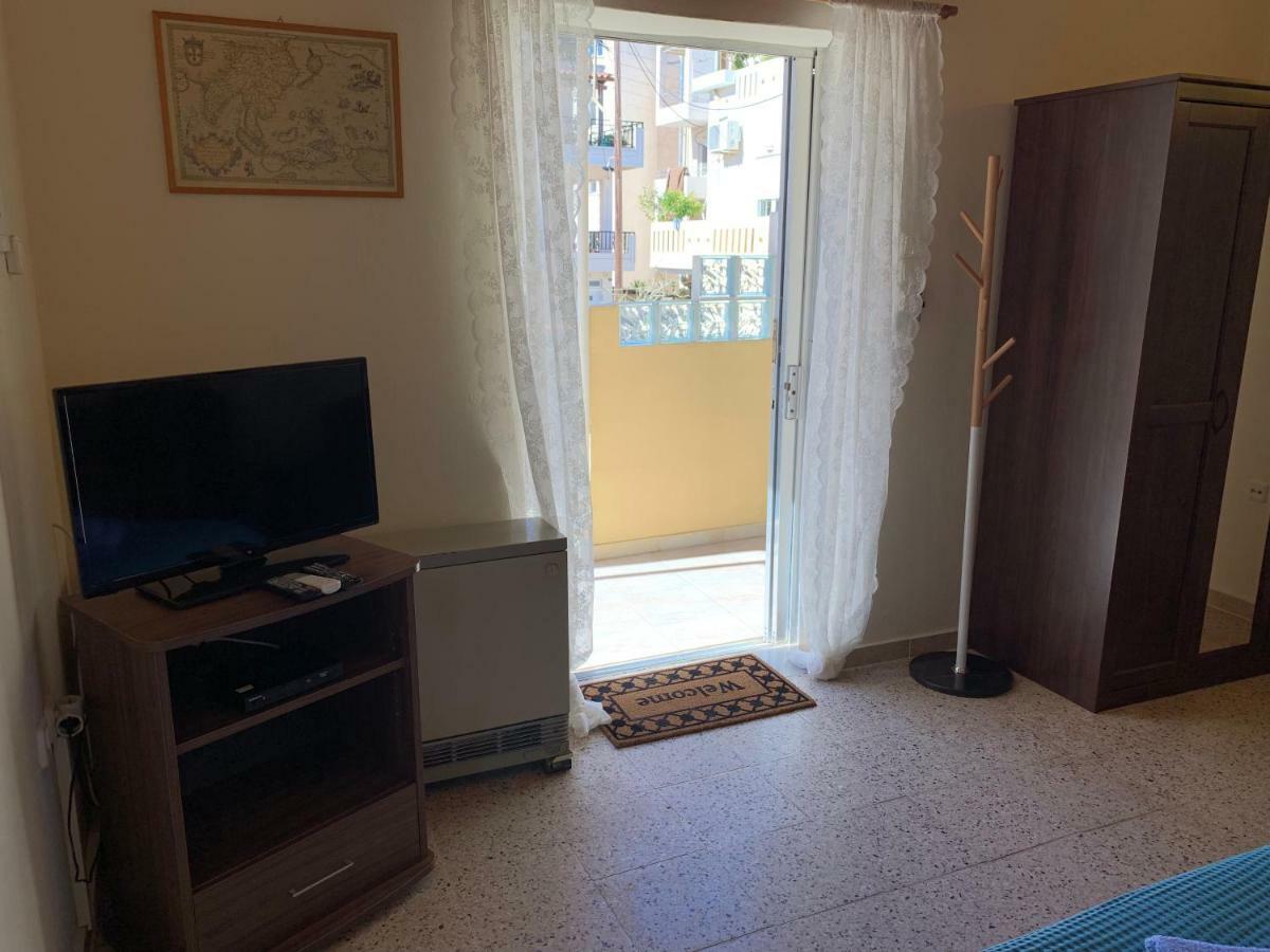 Cozy One-Bedroom Apartment In Halepa, Chania Chrissi Akti Chania Exterior foto